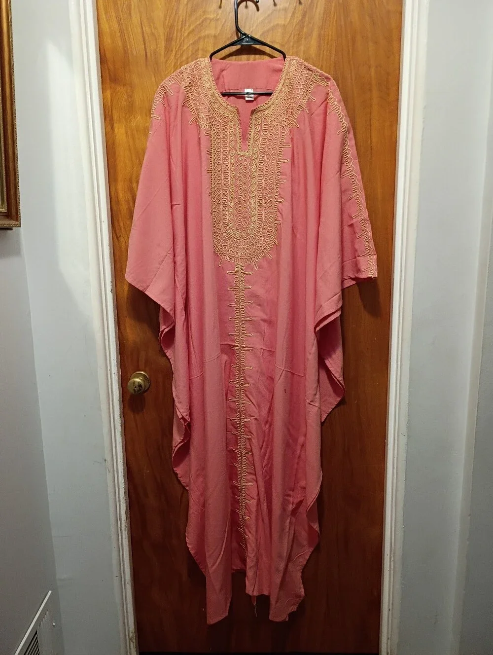 Embroidered Pink Kaftan with Gold Threading - Picture 1 of 1